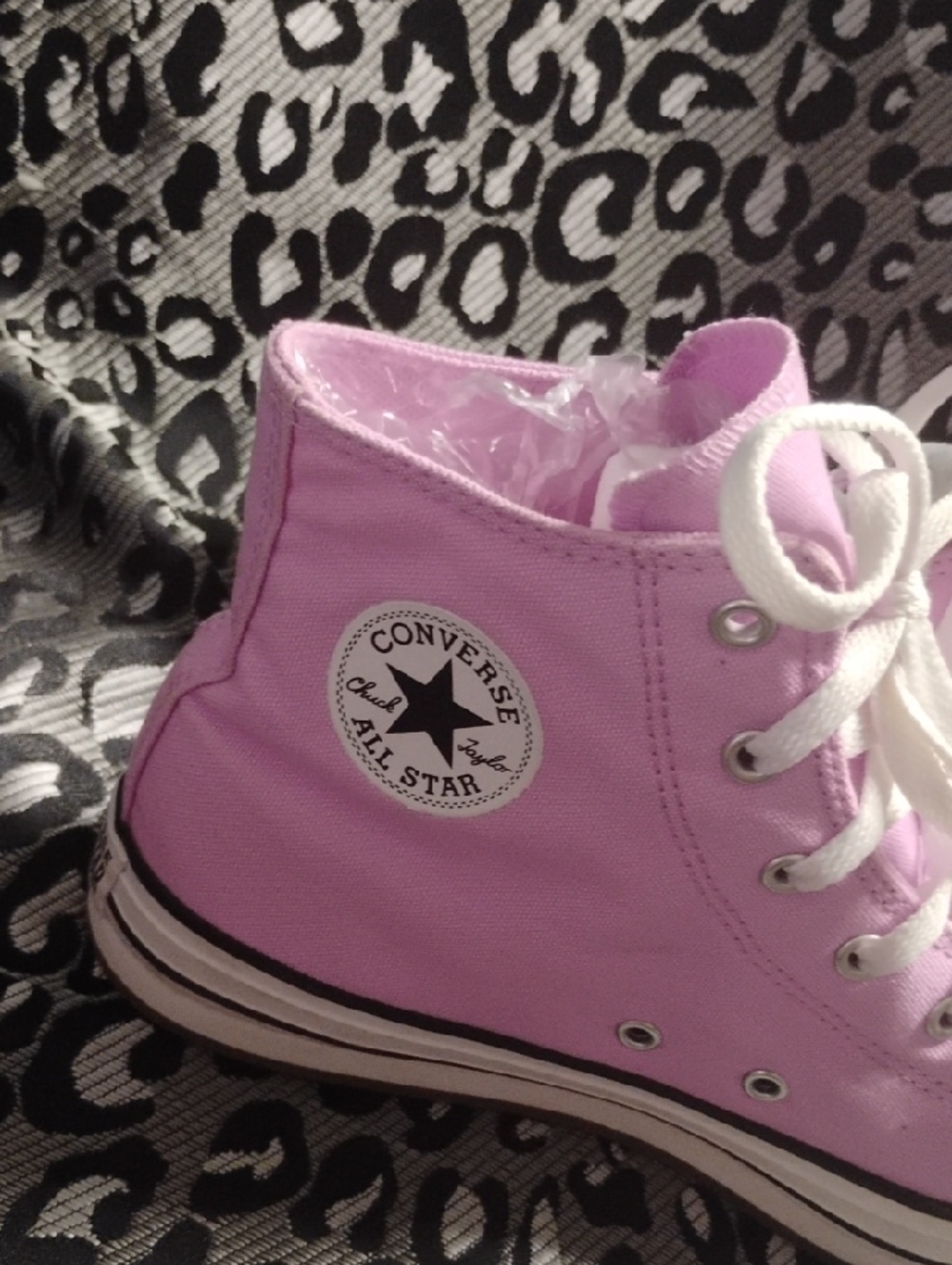 Women’s Light Pink High-Top Converse Sneakers with White Laces NWOB - Picture 5 of 6